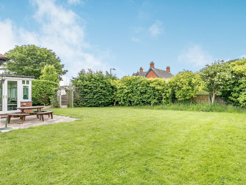 Garden | Summer House, Sandilands