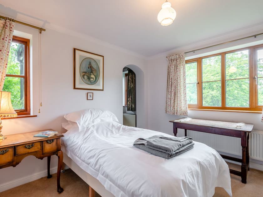 Single bedroom | Cwmfron House, Tylwch
