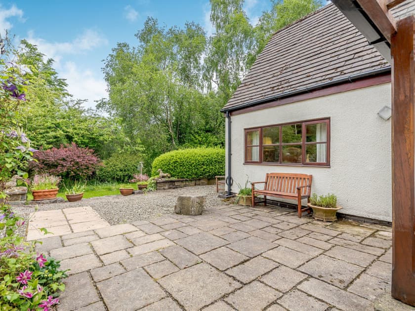 Outdoor area | Cwmfron House, Tylwch