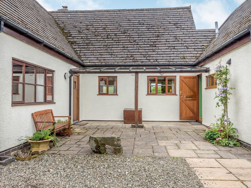 Outdoor area | Cwmfron House, Tylwch