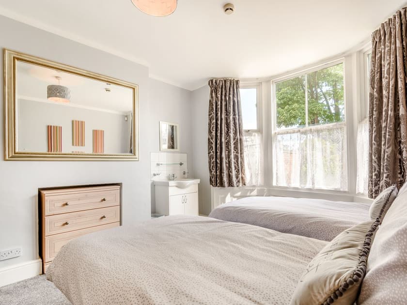 Twin bedroom | Queen B’s, Bridlington