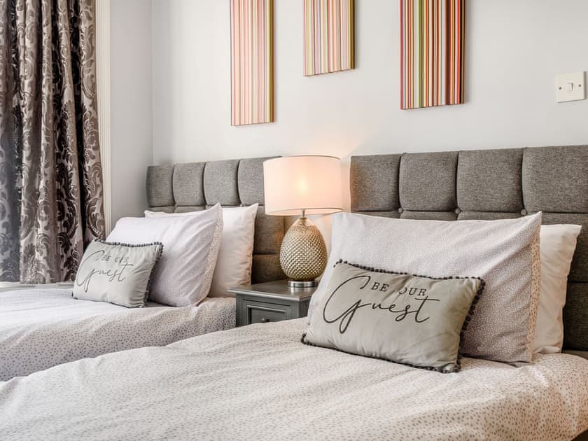Twin bedroom | Queen B’s, Bridlington