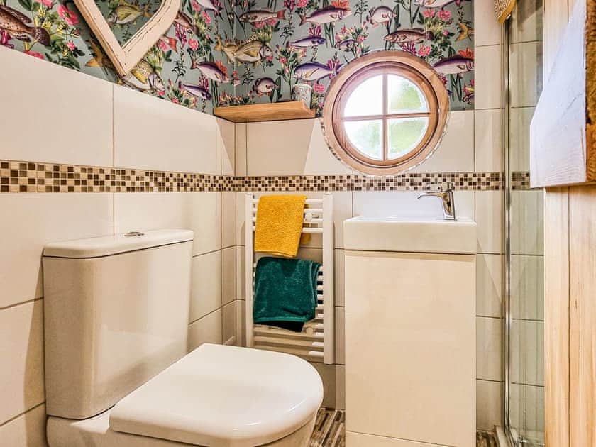 Shower room | Walnut Lodge, Launcherley, near Wells