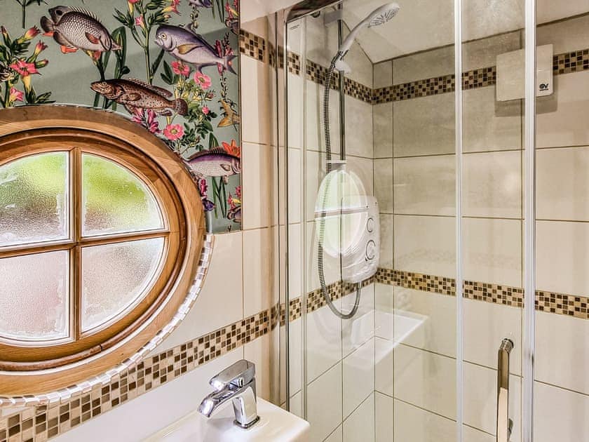 Shower room | Walnut Lodge, Launcherley, near Wells