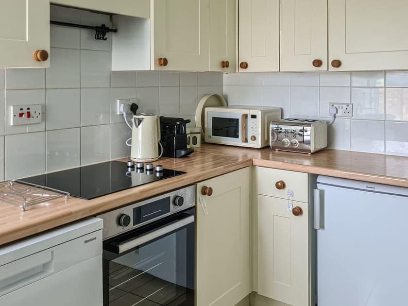 Kitchen | 2 Setonhill Cottages, Longniddry