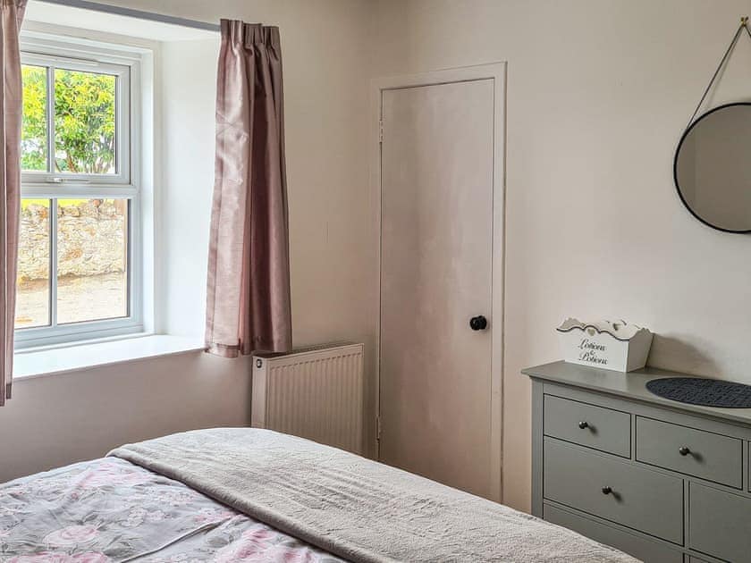 Double bedroom | 2 Setonhill Cottages, Longniddry
