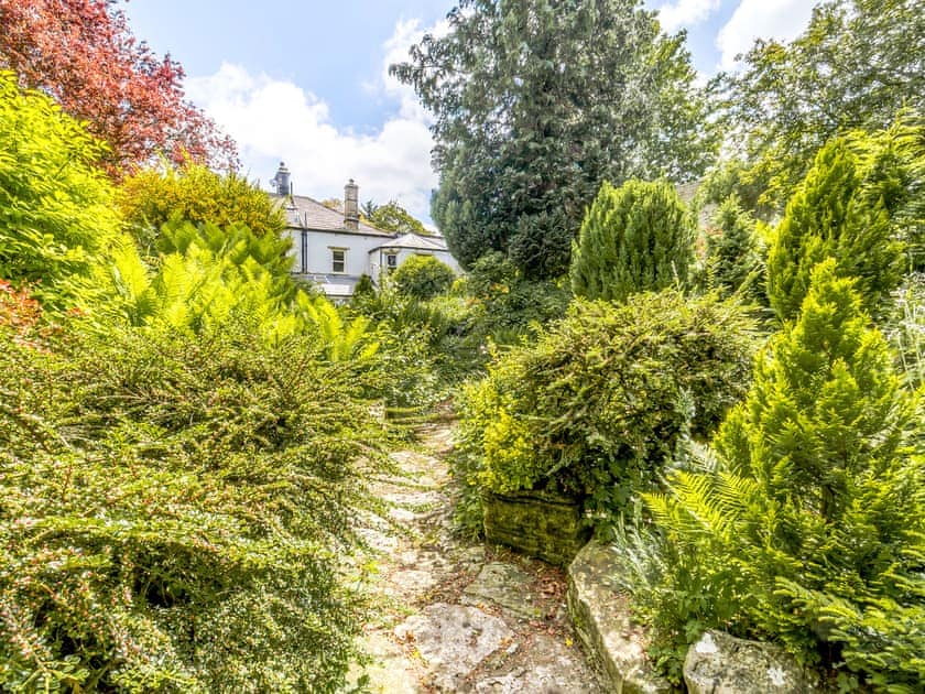 Garden and grounds | Stable Cottage - The Grange, West Burton, near Leyburn