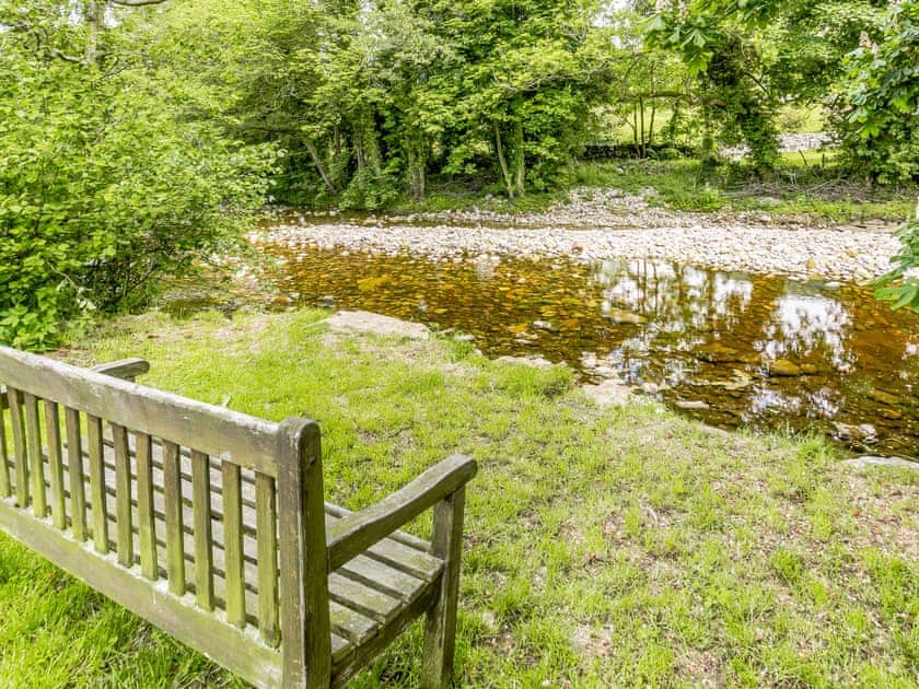 Garden and grounds | Stable Cottage - The Grange, West Burton, near Leyburn