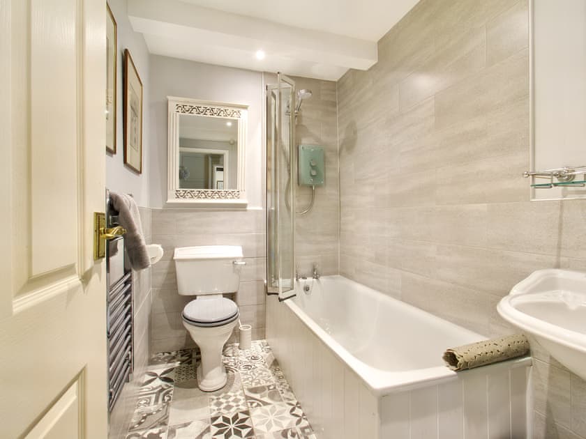 Bathroom | Carriage House - The Grange, West Burton, near Leyburn