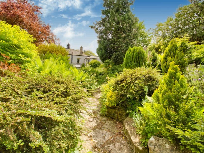 Garden and grounds | Carriage House - The Grange, West Burton, near Leyburn