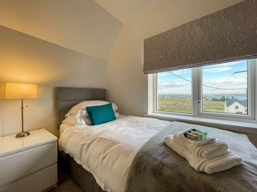 Twin bedroom | Willow Cottage, Sandwick