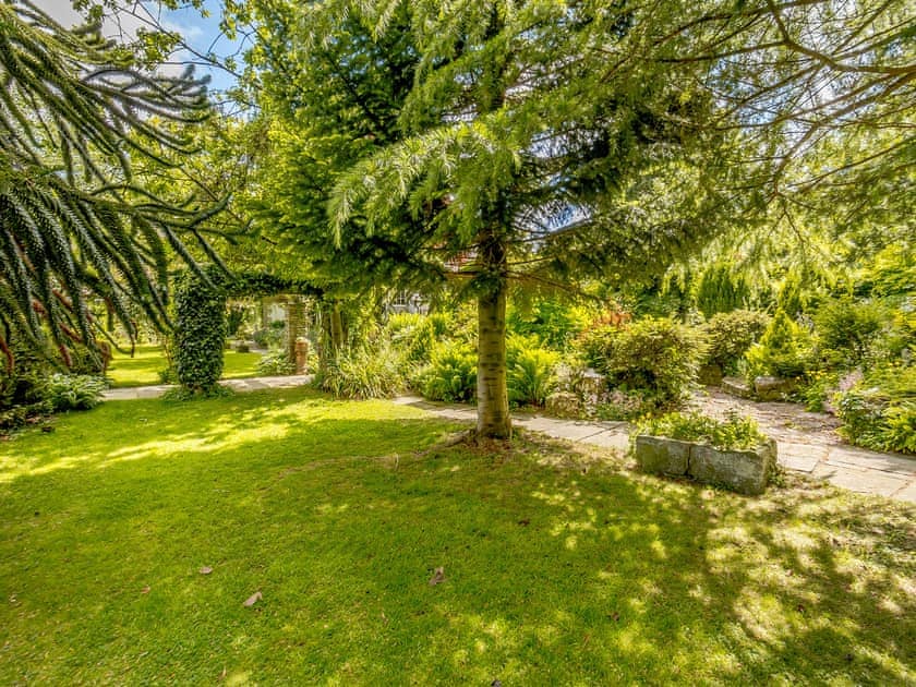 Garden and grounds | Coach House - The Grange, West Burton, near Leyburn