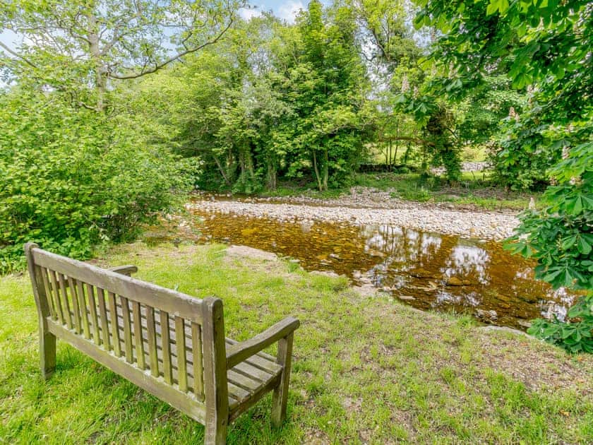 Garden and grounds | Coach House - The Grange, West Burton, near Leyburn