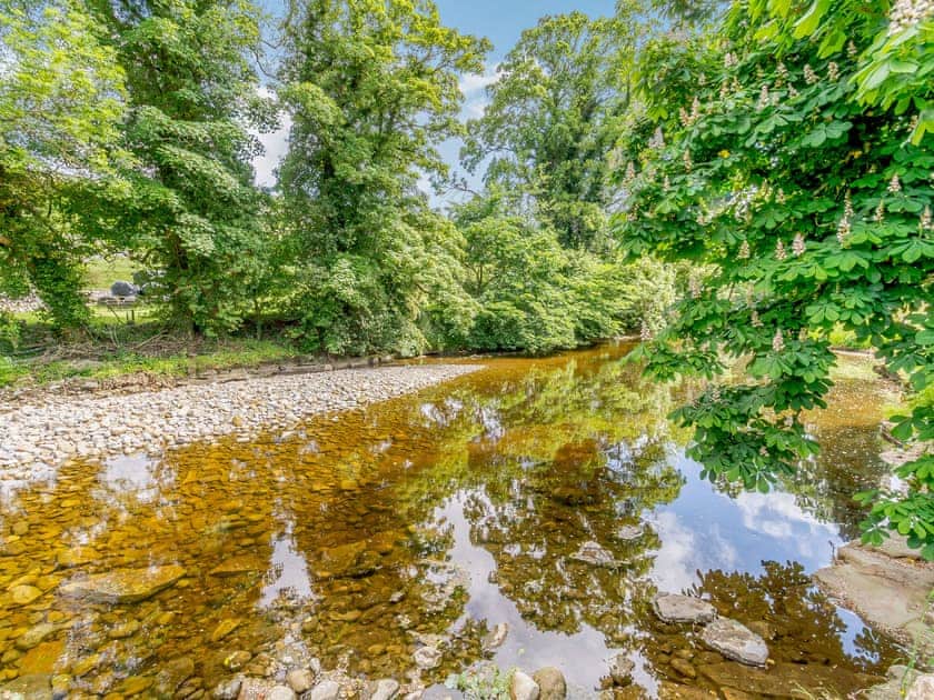 Garden and grounds | Coach House - The Grange, West Burton, near Leyburn