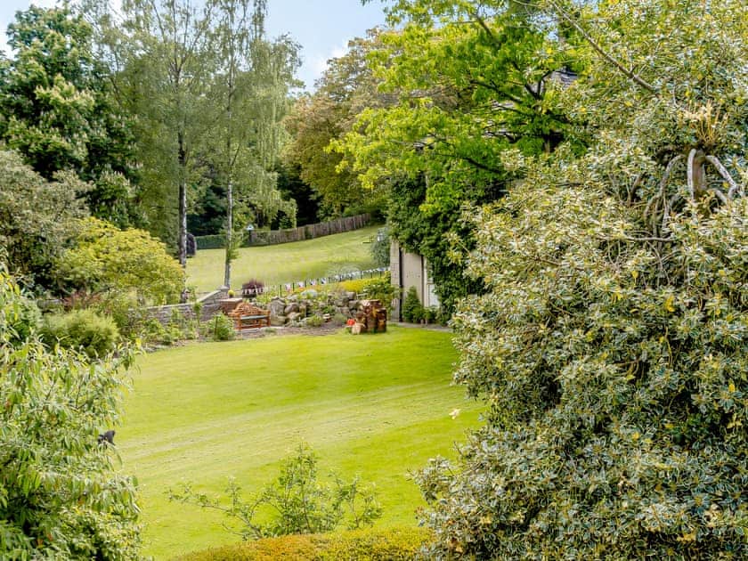 Garden and grounds | Coach House - The Grange, West Burton, near Leyburn
