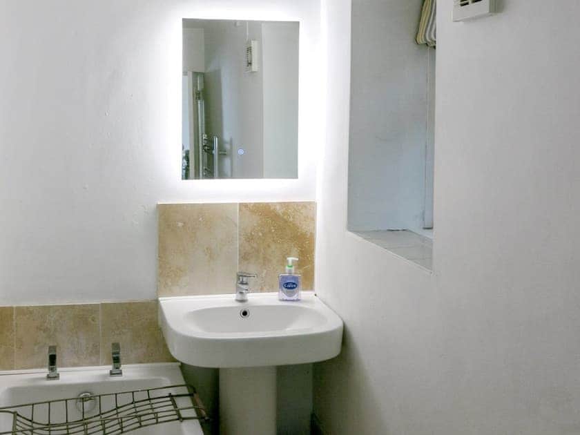 En-suite | The Old Stables, Wiveton, near Cley next the Sea