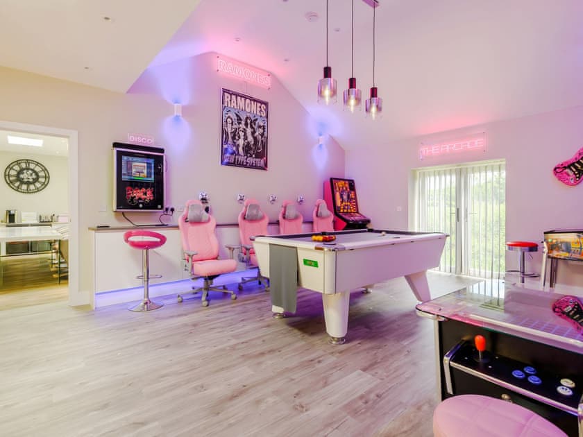 Games room | The Gallery Barn - Canal View House and The Gallery Barn, Swafield