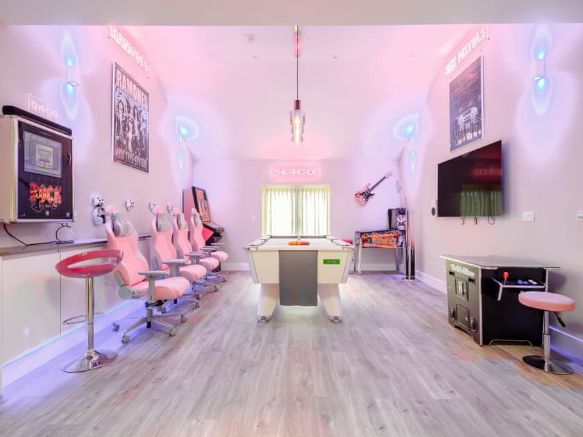 Games room | The Gallery Barn - Canal View House and The Gallery Barn, Swafield