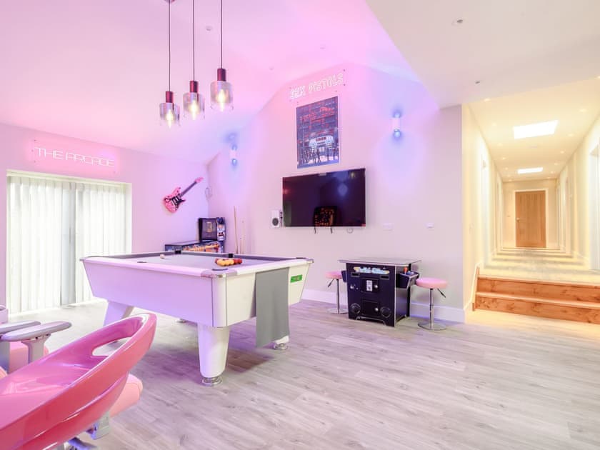Games room | The Gallery Barn - Canal View House and The Gallery Barn, Swafield