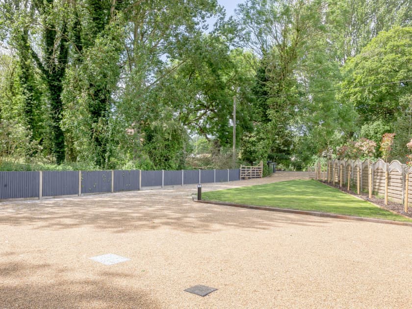 Parking | The Gallery Barn - Canal View House and The Gallery Barn, Swafield