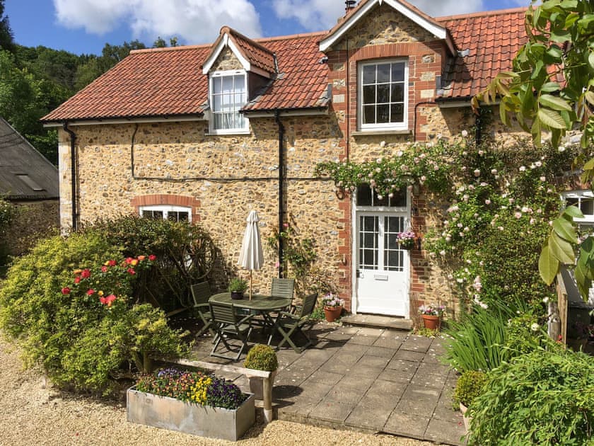 Exterior | Holyford Farm Cottages - The Stables - Holyford Farm Cottages , Colyton 