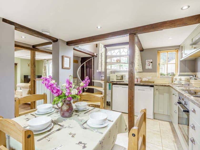 Kitchen/diner | Duck Island Cottage, Ringwood