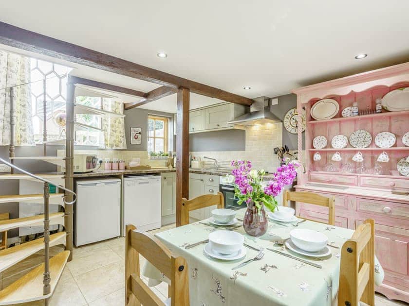 Kitchen/diner | Duck Island Cottage, Ringwood