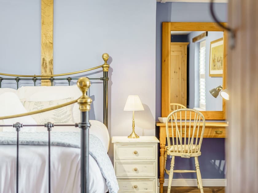 Double bedroom | Duck Island Cottage, Ringwood
