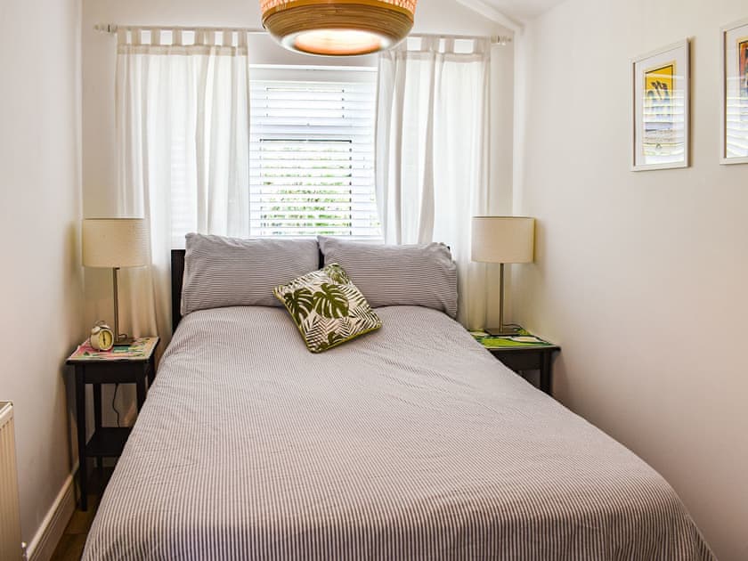 Double bedroom | Farthing, Epsom