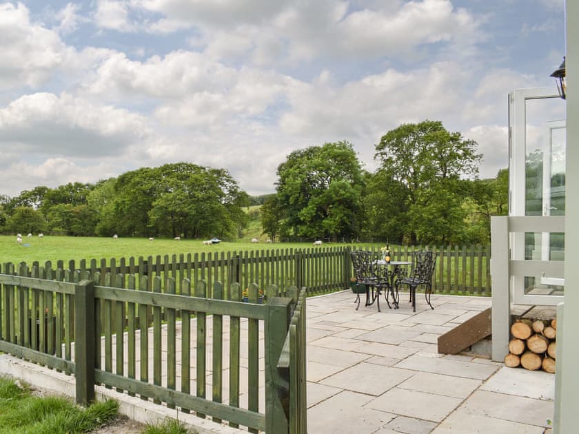 Outdoor area | Ruby’s Hut - Oakenclough House, Oakenclough