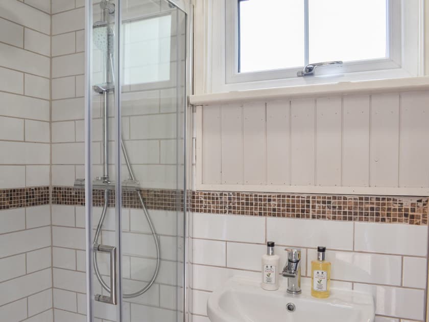 Shower room | Ruby’s Hut - Oakenclough House, Oakenclough