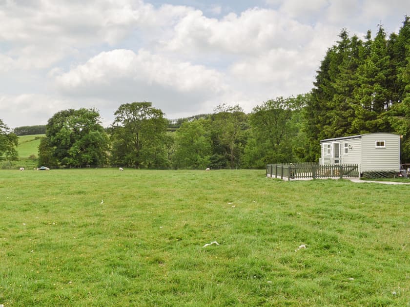 Setting | Ruby’s Hut - Oakenclough House, Oakenclough
