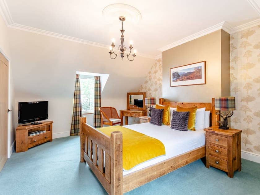 Double bedroom | Rose Cottage - Courtyard Cottages, Inverness