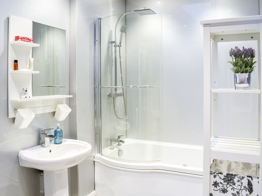 Bathroom | Dairy Cottage - Maybole Cottages, Maybole