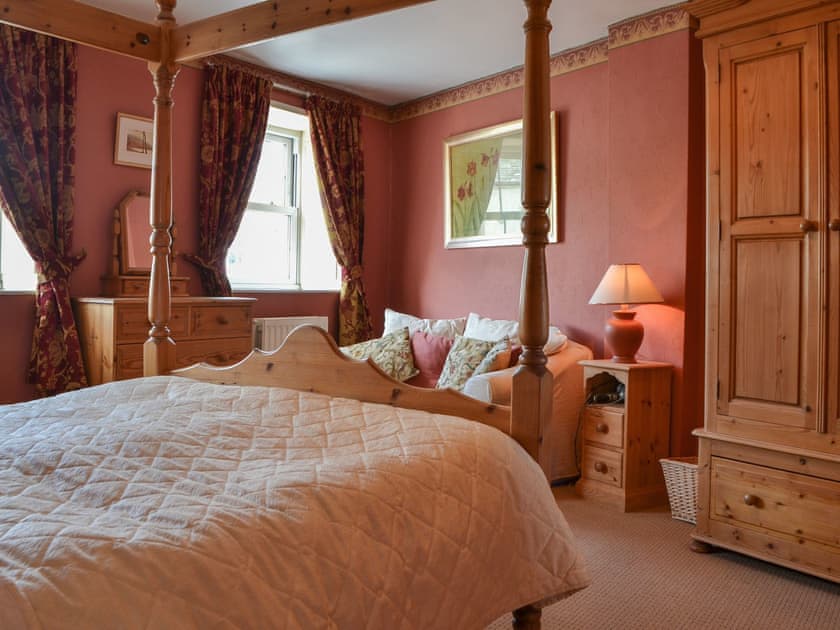 Four Poster bedroom | Old Saddlers Cottage, Ireby, Bassenthwaite