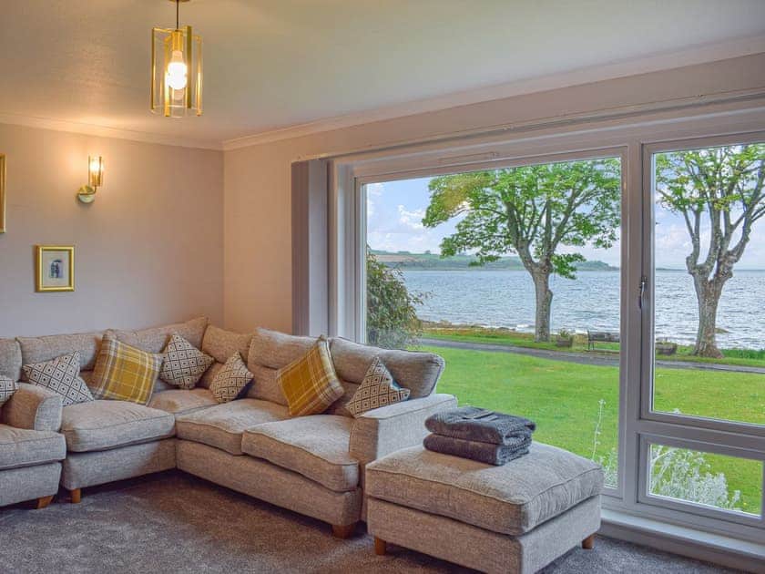 Living room | Dykenamar, All Isle of Bute