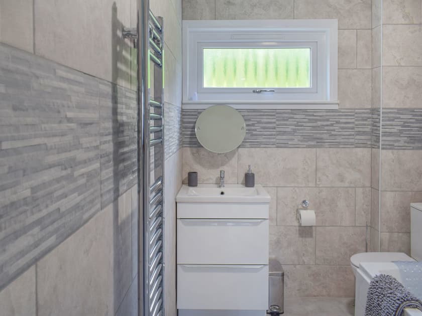 Shower room | Dykenamar, All Isle of Bute