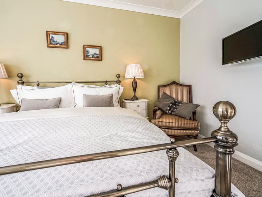 Double bedroom | Godre’r Coed, Trevor