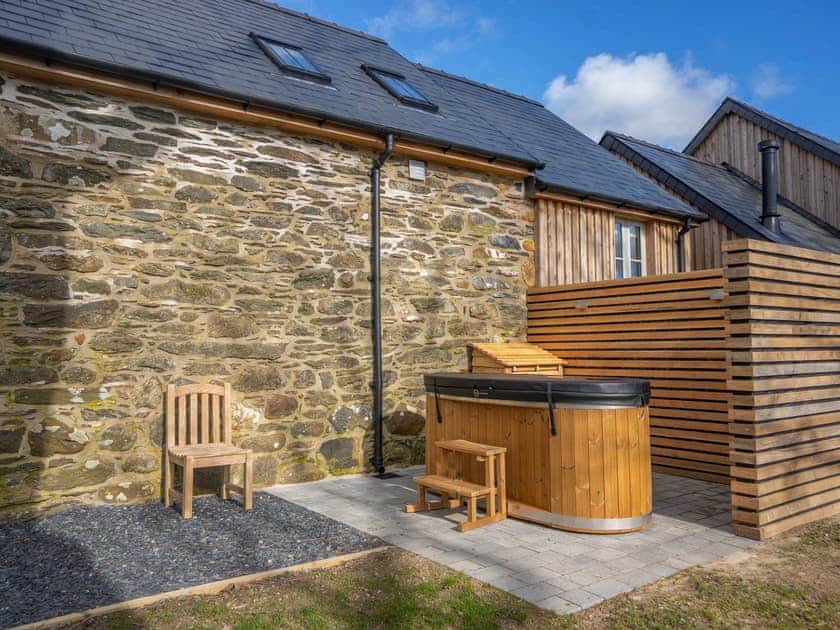 Hot tub | The Bothy at Gelli Newydd - Gelli Newydd Farm Cottages, Llanrwst