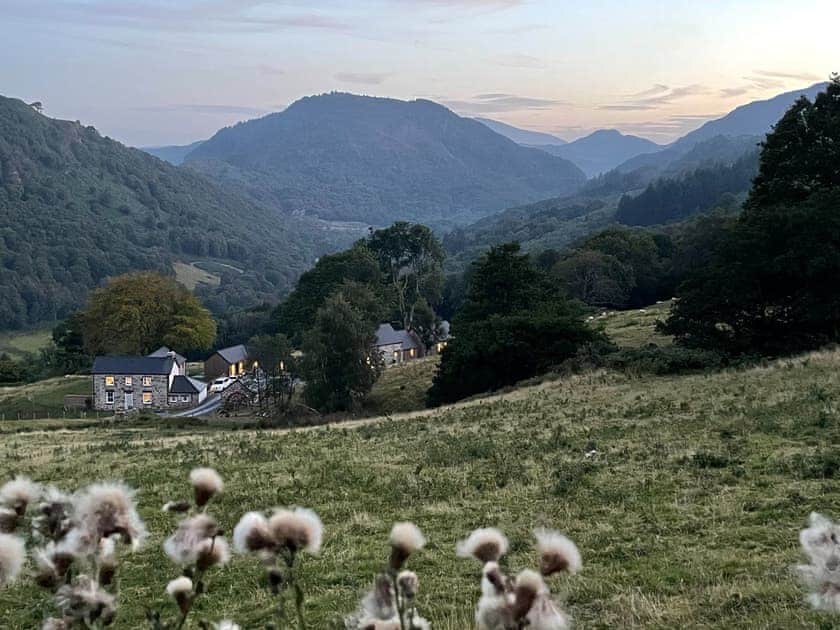 Setting | The Bothy at Gelli Newydd - Gelli Newydd Farm Cottages, Llanrwst