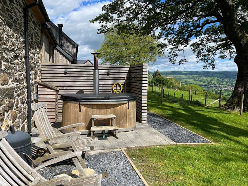 Hot tub | The Bothy at Gelli Newydd - Gelli Newydd Farm Cottages, Llanrwst