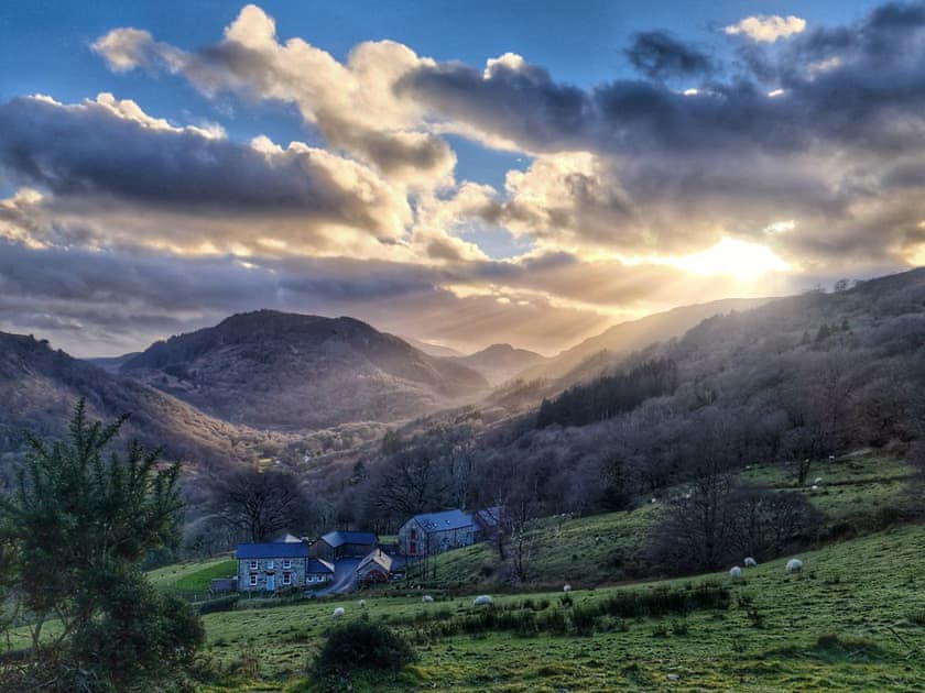 Setting | The Bothy at Gelli Newydd - Gelli Newydd Farm Cottages, Llanrwst