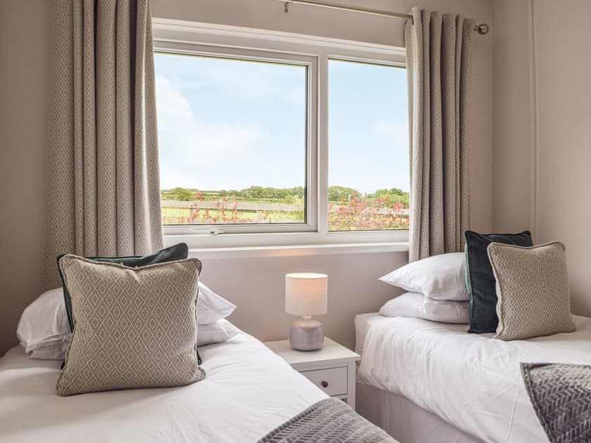 Twin bedroom | Rowan Cottage, Walwyns Castle