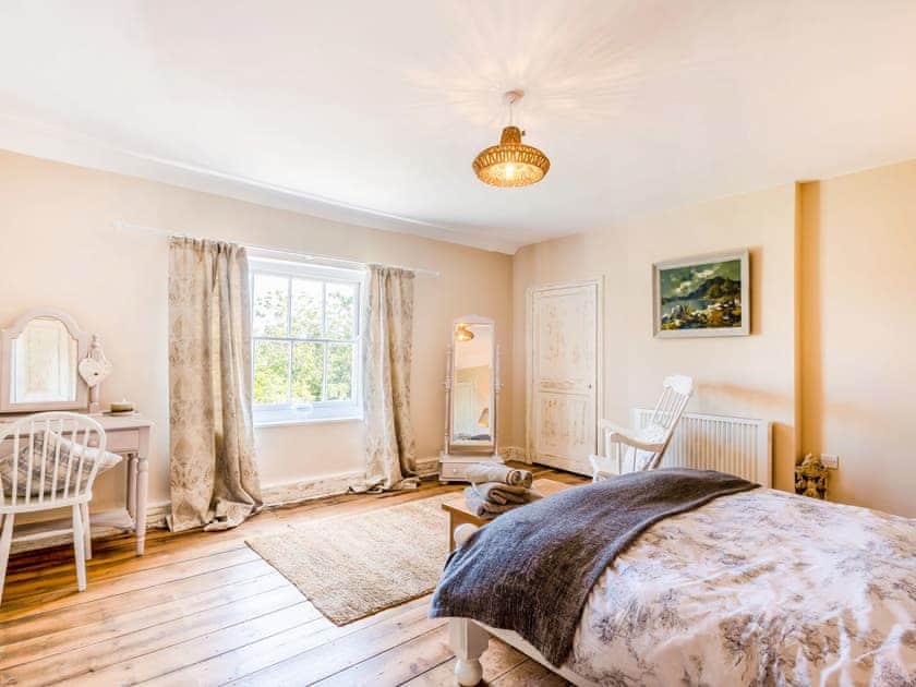 Double bedroom | Beehive Cottage, Beccles