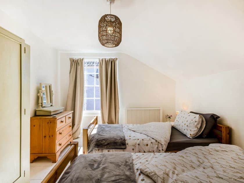 Twin bedroom | Beehive Cottage, Beccles