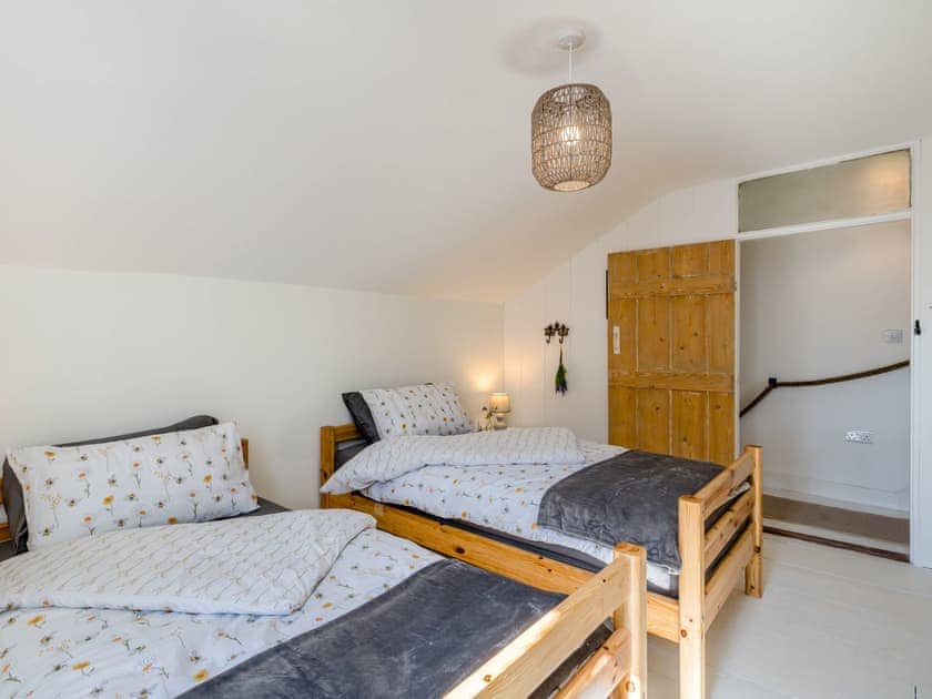 Twin bedroom | Beehive Cottage, Beccles