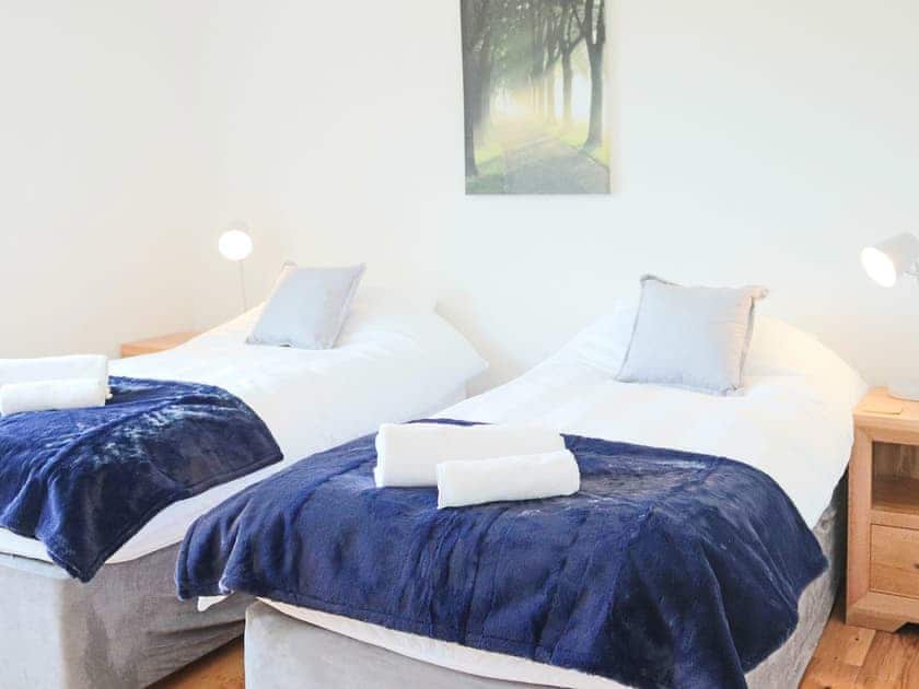 Twin bedroom  | Llwyn Ysgaw, Cemaes