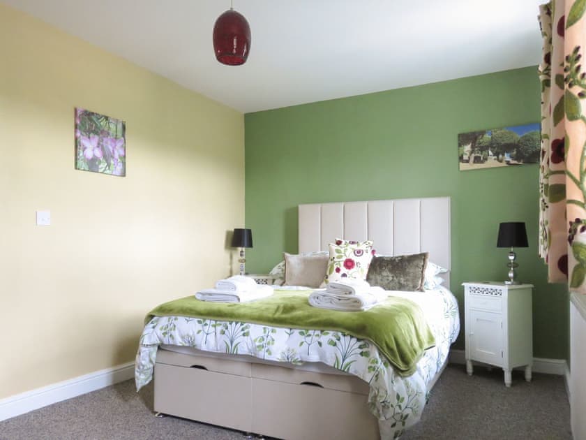 Double bedroom | Cosy Cotswolds Townhouse, Shipston-on-Stour