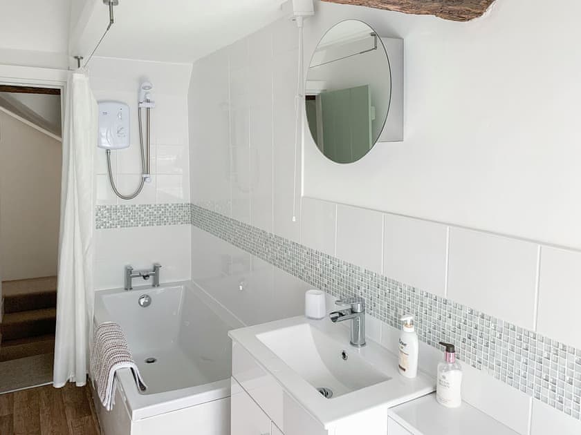 Bathroom | Yr Hen Bwthyn, Llangollen