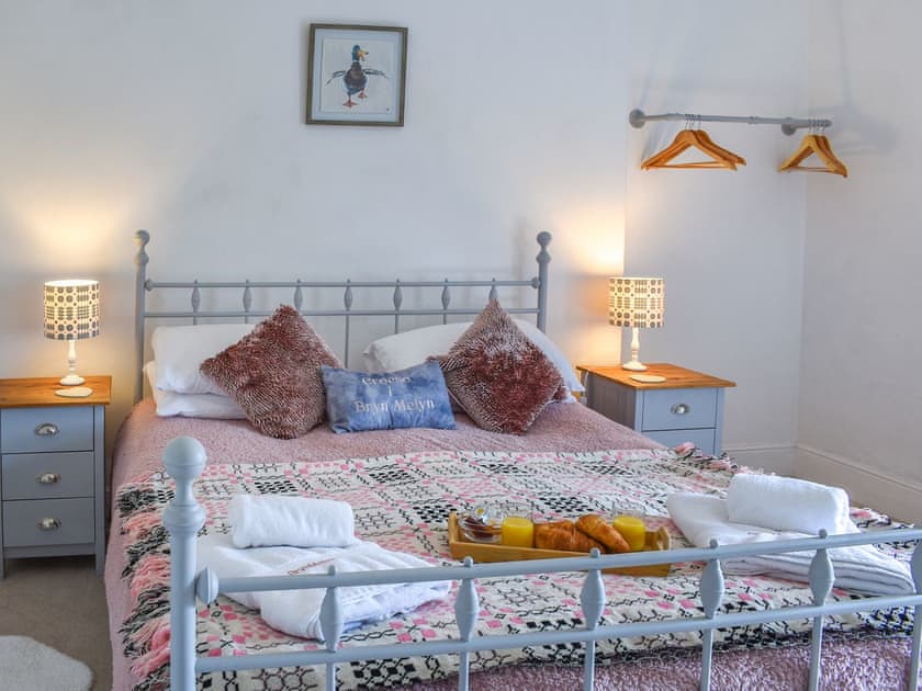 Double bedroom | Bryn Melyn - Rhyd Uchaf Cottages, Rhyduchaf, near Bala